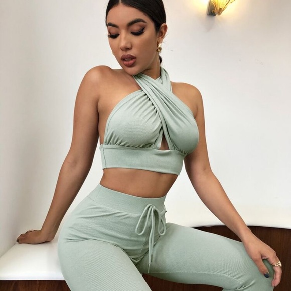 Modern + Trendy Criss Cross Top BRAND NEW - Picture 1 of 1